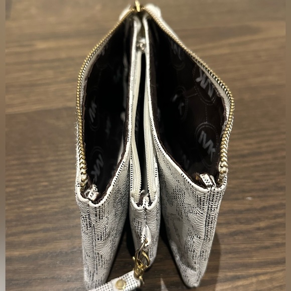 Michael Kors Wristlet - Picture 6 of 7